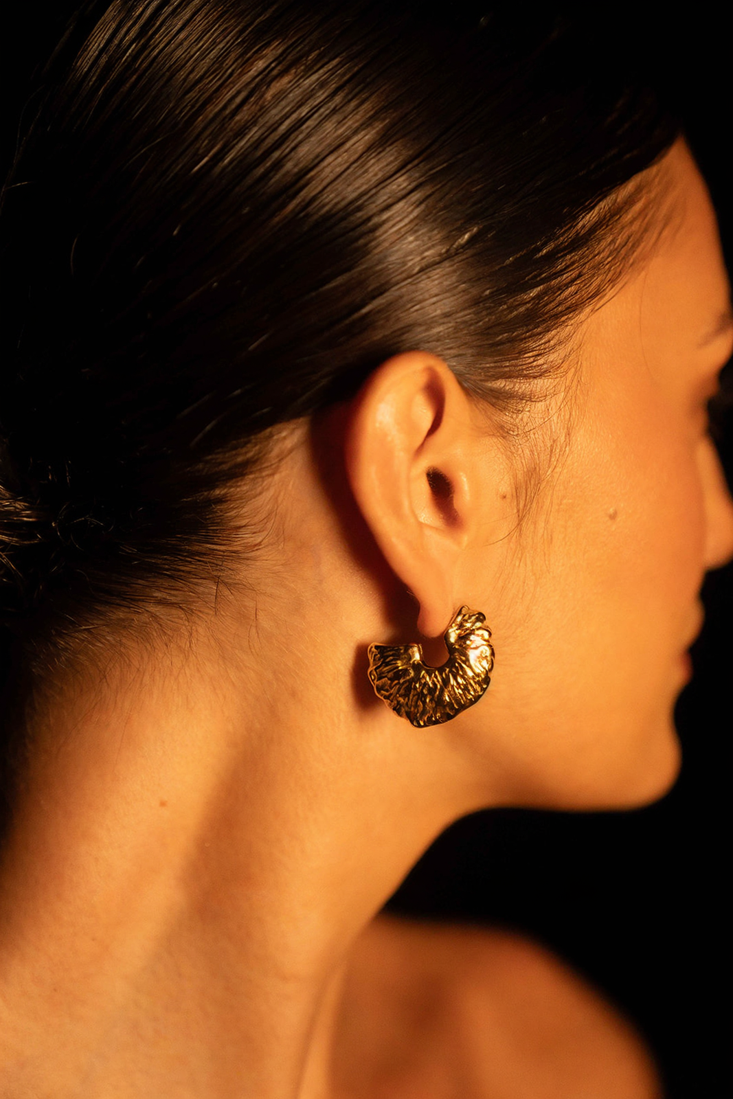 Xiomara 18k Gold Plated Hammered Hoop Earrings