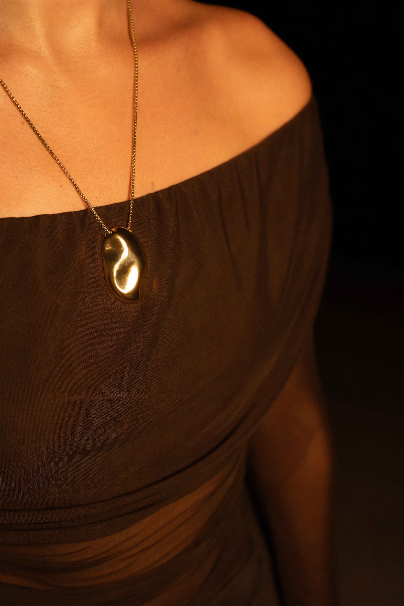 Zoya 18k Gold Plated Hammered Pendant Necklace