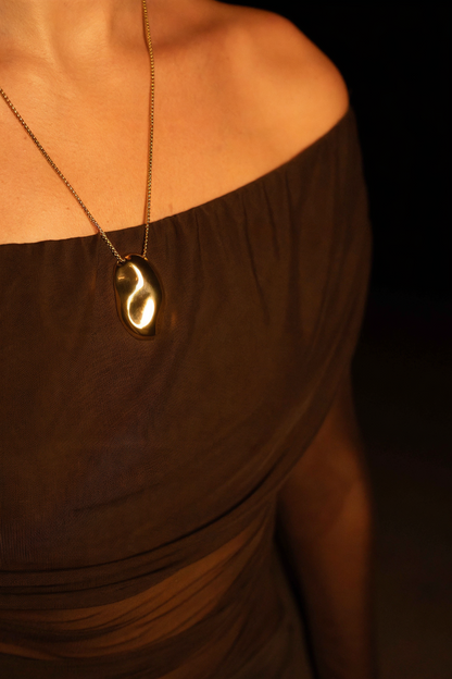 Zoya 18k Gold Plated Hammered Pendant Necklace